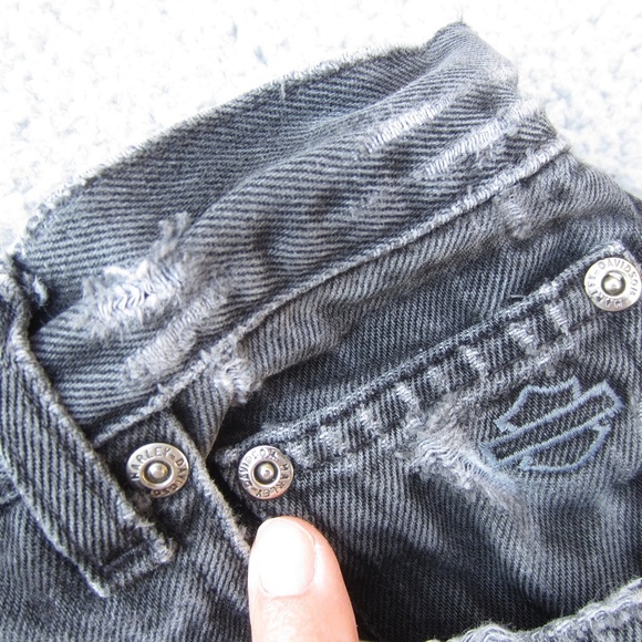 Harley-Davidson Jean Shorts womens W 29  x L 13 Black Distressed Y2K Thrashed - Picture 12 of 16